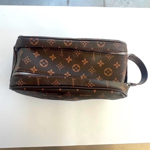 Journeyman Monogram double zipper toiletries/ make up travel bag. High end vibes - Picture 13 of 13